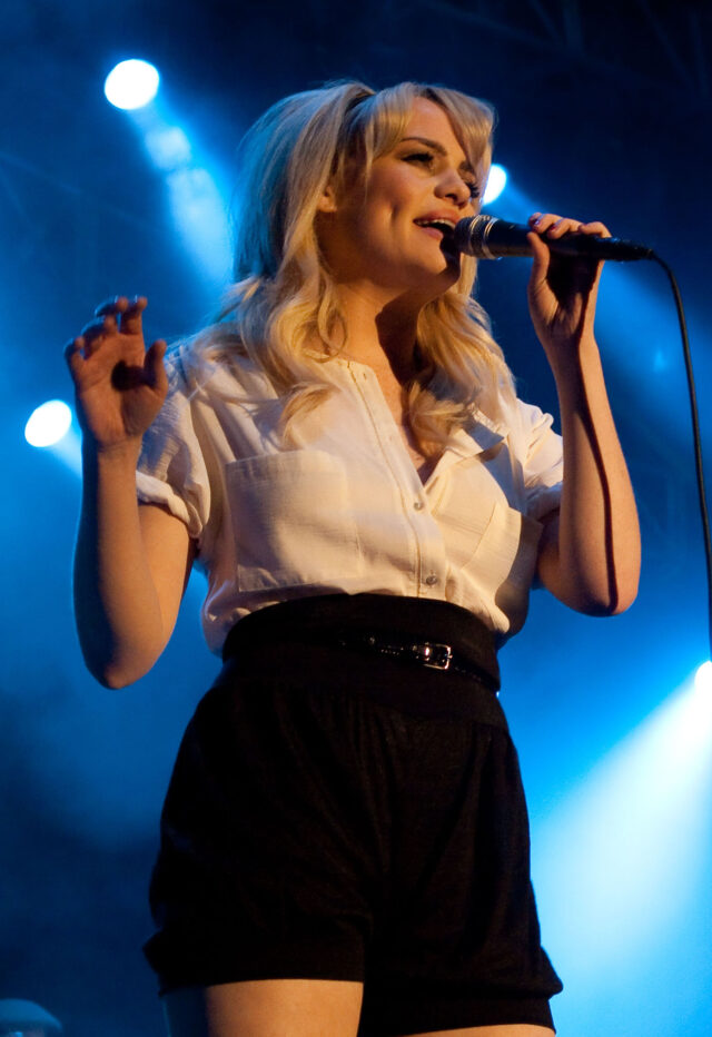 Duffy in concert in Spain, 2009 Photo © Wikimedia